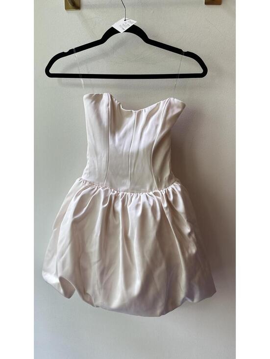 Oh Polly Dresses & Skirts - Oh Polly, Ivory Bubble Hem Corset Mini Dress, Size US 0 P2P 12 | 1305